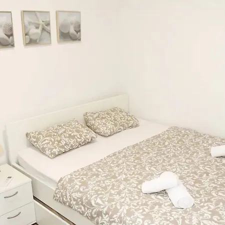 Stylish Okrug Gornji With Terrace And Patio - Two Bedroom With Terrace Apartment Trogir